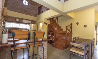 CASA 4 AMBIENTES QUINCHO BARRIO CERRADO JARDIN 2 LOTES