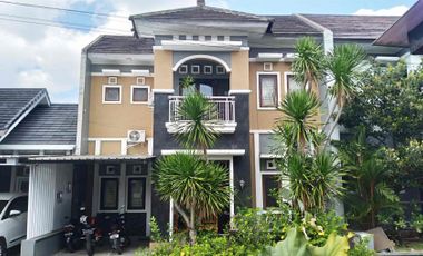 Rumah Modern Dalam Perumahan di Condongcatur