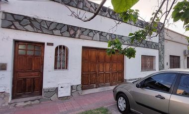 Casa 4 ambientes en venta en barrio residencial, excelente ubicación, Cañuelas