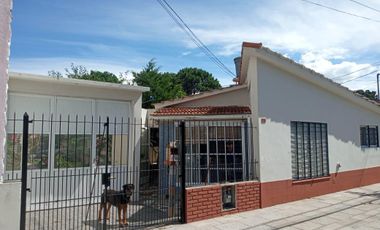 Casa en venta - 2 dormitorios 1 baño - 323.70mts2 - Mar Del Tuyú