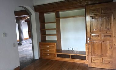 Residencia en renta en el Club de Golf los Encinos