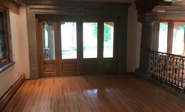 Residencia en renta en el Club de Golf los Encinos