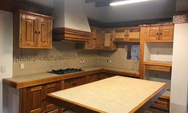 Residencia en renta en el Club de Golf los Encinos