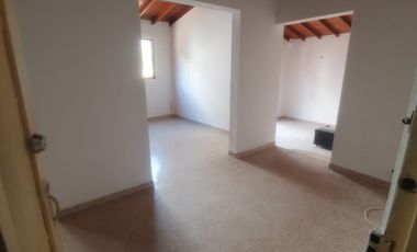apartamento en arriendo en el carmelo. Cod A213096