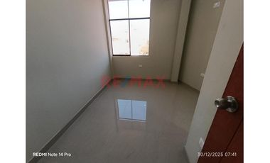 Se Alquila Minidepartamento En 3 Er Piso Urb. Derrama Magisterial
