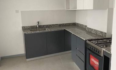 Alquiler de 2 ambientes con balcón y Amenities!