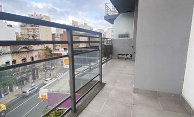 Alquiler de 2 ambientes con balcón y Amenities!