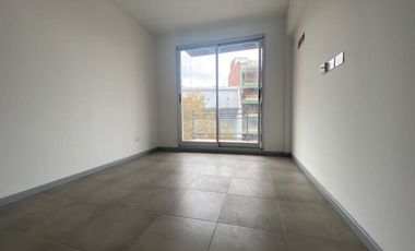 Alquiler de 2 ambientes con balcón y Amenities!