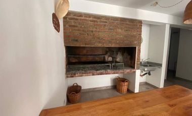 Alquiler de 2 ambientes con balcón y Amenities!