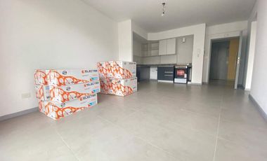 Alquiler de 2 ambientes con balcón y Amenities!