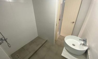 Alquiler de 2 ambientes con balcón y Amenities!