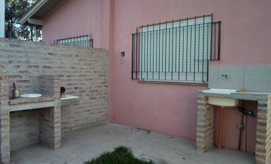 CASA EN ALQUILER EN PILAR , VILLA ROSA.-
