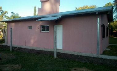 CASA EN ALQUILER EN PILAR , VILLA ROSA.-