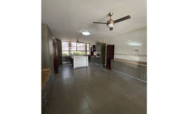Alquiler de Casa Residencial / Comercial en San Francisco (MH)