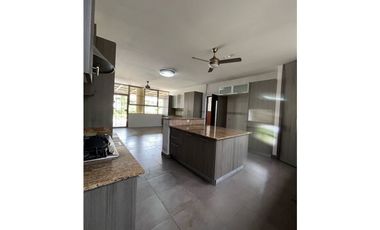 Alquiler de Casa Residencial / Comercial en San Francisco (MH)