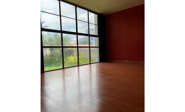 Alquiler de Casa Residencial / Comercial en San Francisco (MH)