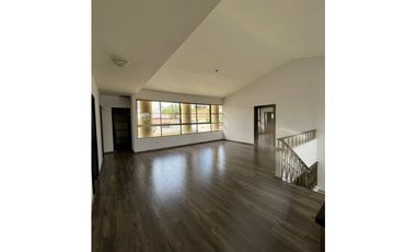 Alquiler de Casa Residencial / Comercial en San Francisco (MH)