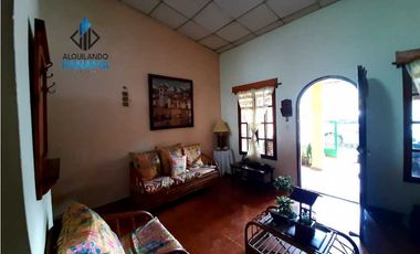En venta casa en Bajo Boquete $400000