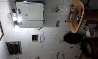 Venta de dos locales en Isidro Casanova