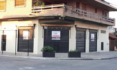 Venta de dos locales en Isidro Casanova