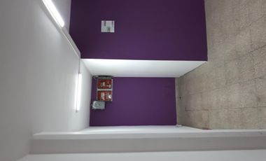 Venta de dos locales en Isidro Casanova