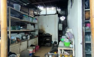 Dijual Gudang/tempat usaha di jln utama Wolter Monginsidi Pedurungan Semarang