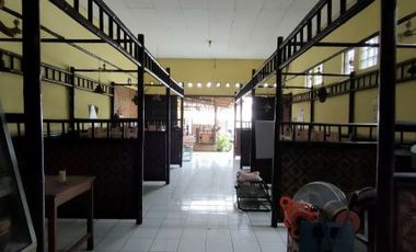 Dijual Gudang/tempat usaha di jln utama Wolter Monginsidi Pedurungan Semarang