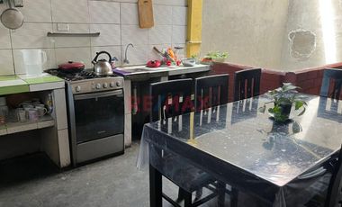 🏡 Casa En Venta – Av. Champañat (Zona 100% Comercial)