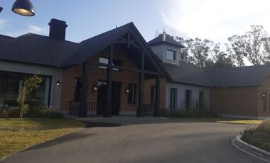 Lote. En Casonas del Haras. Oportunidad. Barrio Privado.
