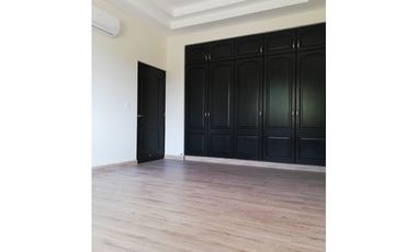 SEA CONFIABLE VENDE CASA EN ANTIGUA COSTA DEL ESTE NEGOCIABLE !!