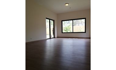 SEA CONFIABLE VENDE CASA EN ANTIGUA COSTA DEL ESTE NEGOCIABLE !!