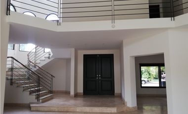 SEA CONFIABLE VENDE CASA EN ANTIGUA COSTA DEL ESTE NEGOCIABLE !!