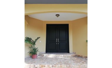 SEA CONFIABLE VENDE CASA EN ANTIGUA COSTA DEL ESTE NEGOCIABLE !!