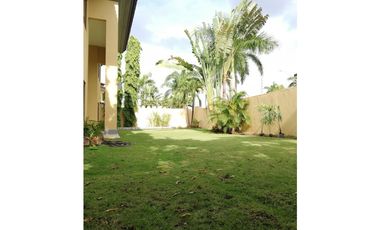 SEA CONFIABLE VENDE CASA EN ANTIGUA COSTA DEL ESTE NEGOCIABLE !!