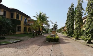 SEA CONFIABLE VENDE CASA EN ANTIGUA COSTA DEL ESTE NEGOCIABLE !!