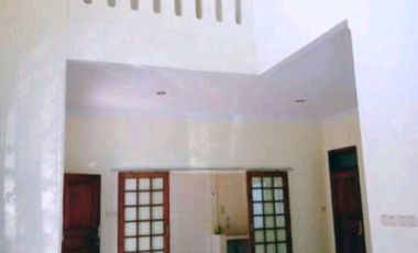 Rumah sewa di Tebet Timur, posisi hook, baru renovasi