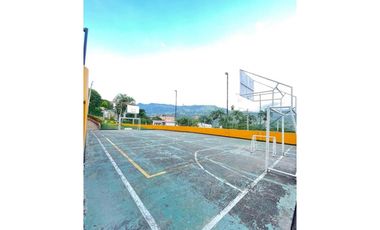 Maat vende Casa en Conjunto Cerrado-Villeta. $470 Millones