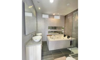 Maat vende Casa en Conjunto Cerrado-Villeta. $470 Millones