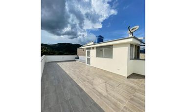 Maat vende Casa en Conjunto Cerrado-Villeta. $470 Millones