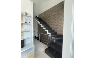 Maat vende Casa en Conjunto Cerrado-Villeta. $470 Millones