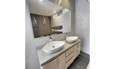 Maat vende Casa en Conjunto Cerrado-Villeta. $470 Millones