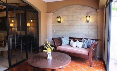 ALQUILER DE CASA DE 4 DORMITORIOS - CON JACUZZI - PERGOLA Y AMPLIO PATIO