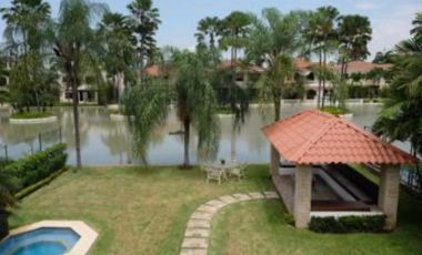 ALQUILER DE CASA DE 4 DORMITORIOS - CON JACUZZI - PERGOLA Y AMPLIO PATIO