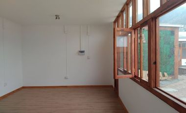 Casa Condell:  Oficinas Y Café en San Francisco de Limache