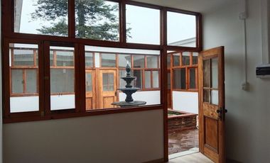 Casa Condell:  Oficinas Y Café en San Francisco de Limache