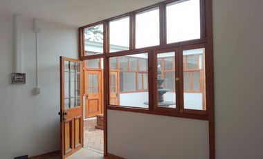 Casa Condell:  Oficinas Y Café en San Francisco de Limache