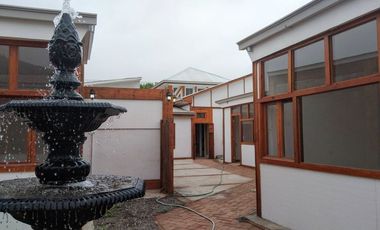 Casa Condell:  Oficinas Y Café en San Francisco de Limache