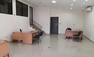 Se vende casa comercial en vía principal de avenida la Paz/ Betania