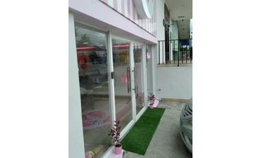 Se vende casa comercial en vía principal de avenida la Paz/ Betania
