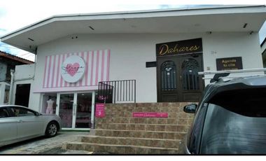 Se vende casa comercial en vía principal de avenida la Paz/ Betania